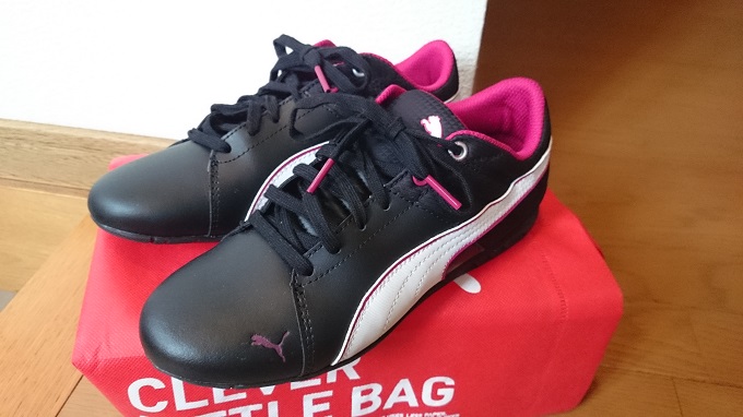 ドライビングシューズ