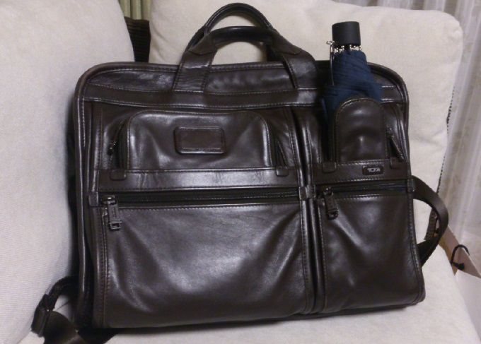 カバンと折り畳み傘