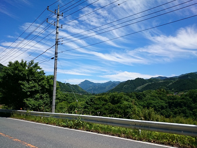 西側から眺む武甲山