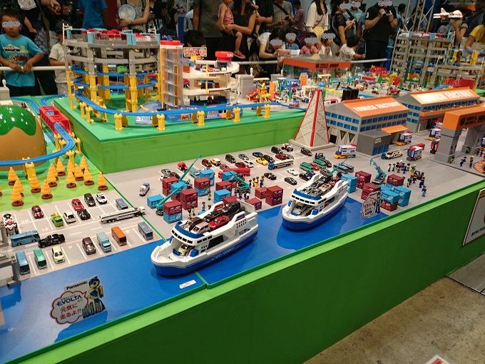 トミカ展示②