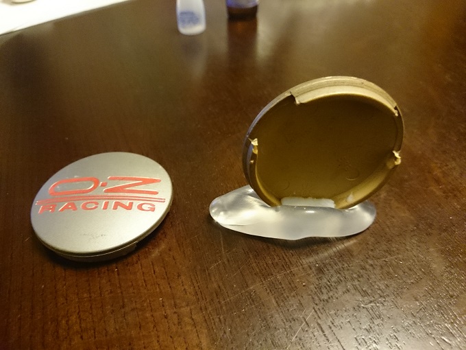 プラリペアを流し入れる