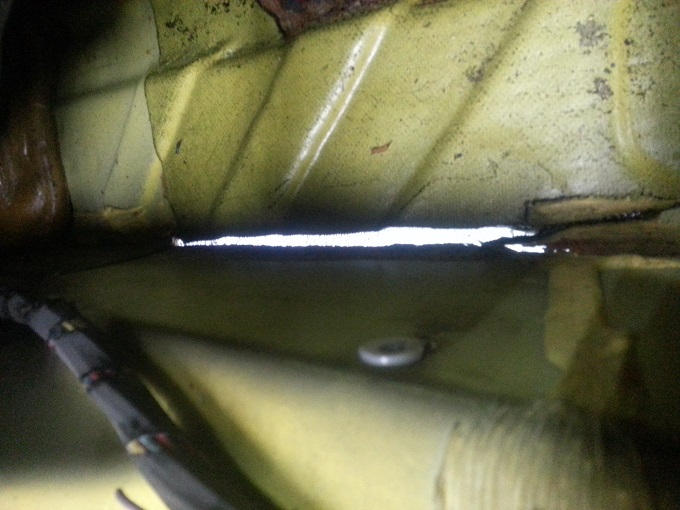 左側サイドシル