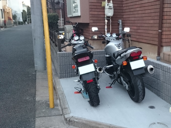 屋外保管のバイク